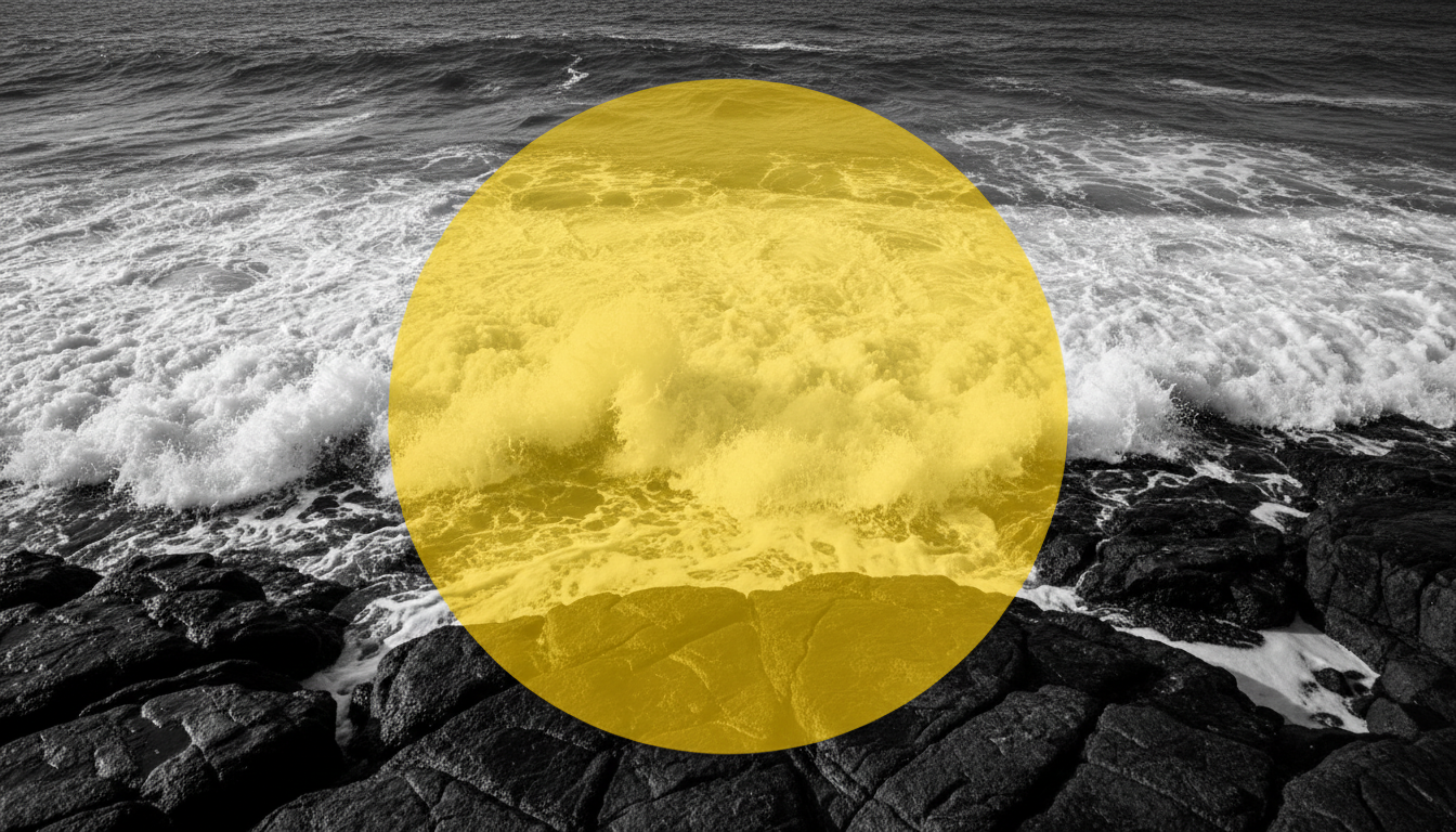 고대비 흑백 사진 배경에 단일한 선명한 색상 오버레이가 있는 PPT 표지 디자인.