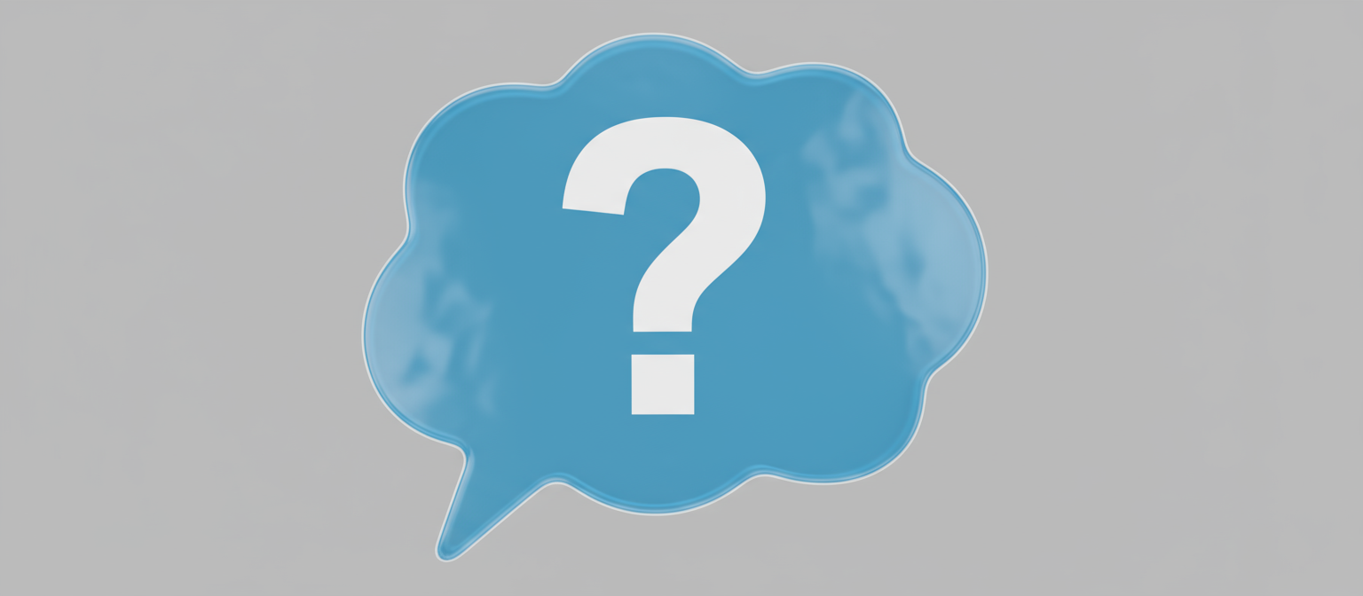 큰 흰색 물음표가 포함된 투명한 파란색 말풍선으로, 문의 아이콘에 적합하다.