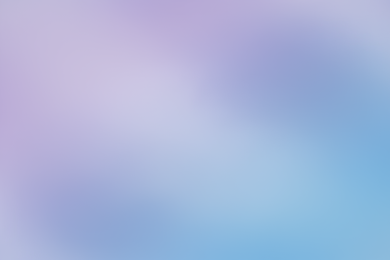 연한 라벤더에서 하늘색으로 부드럽게 전환되는 파스텔 색상 그라데이션, 온화하고 차분한 추상 컴퓨터 배경화면.
