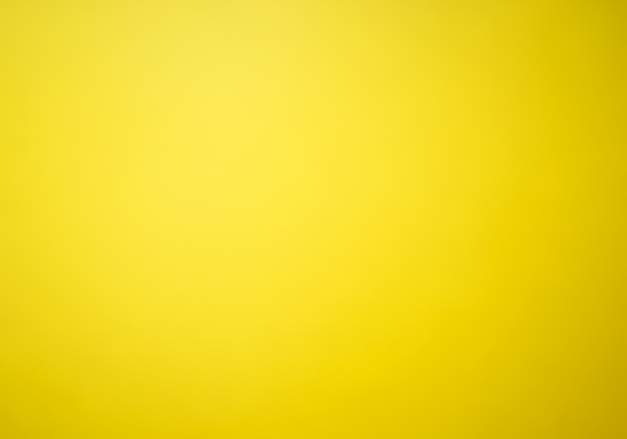 Immagine di sfondo gialla 4K ad alta risoluzione, che enfatizza la qualità e i dettagli ottenibili tramite l'upscaling