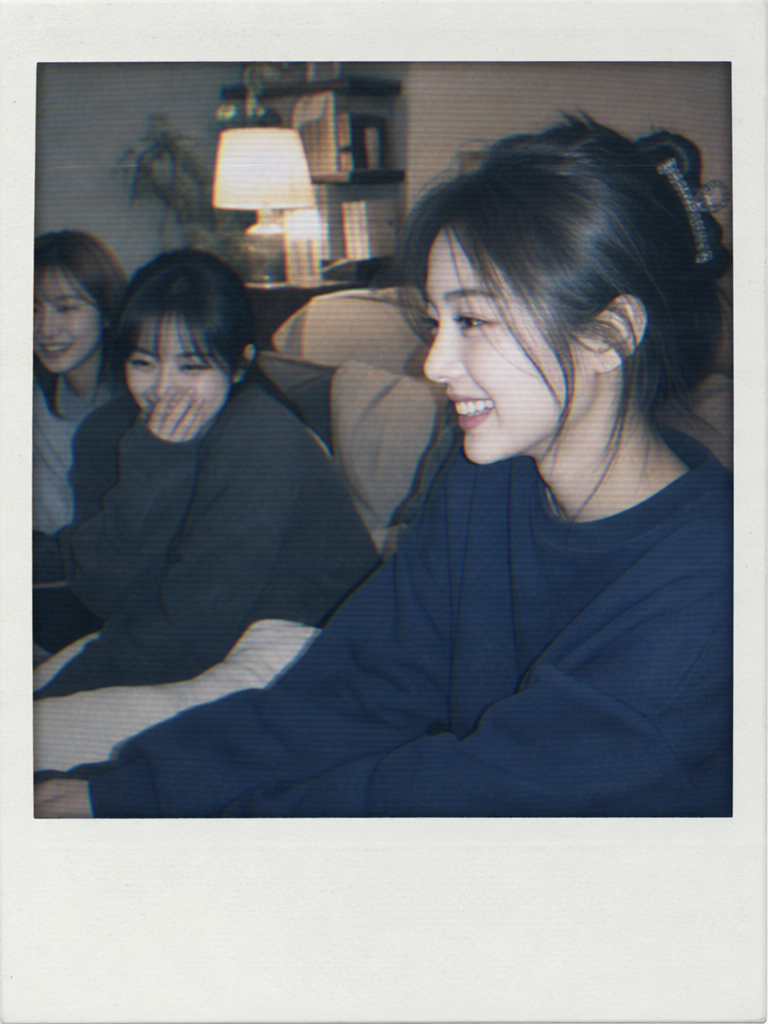 GPT 이미지 2로 생성한 폴라로이드 사진