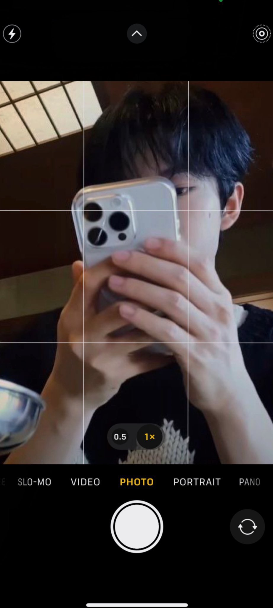 GPT 이미지 2로 생성한 최애가 폰으로 찍어준 셀카